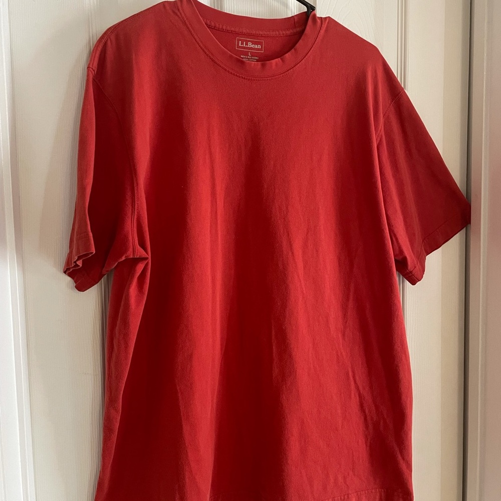 Men’s Red LL Bean t-shirt